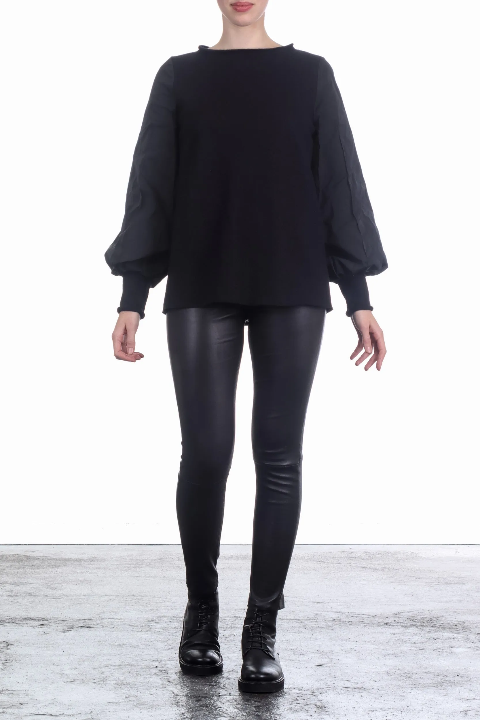 Katharina Hovman Damen Pullover mit Taft Ärmel Schwarz | Luxuryloft